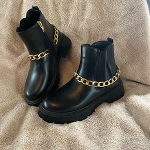 Mata Ankle Booties